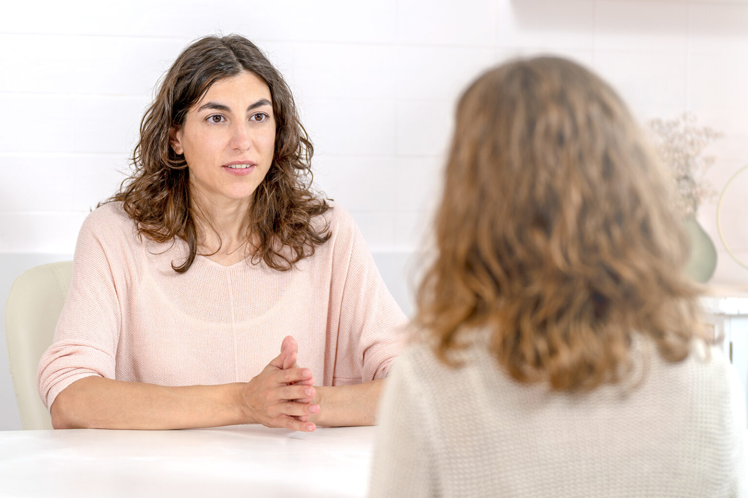 What is the Difference Between Divorce Therapists and Divorce Coaches?